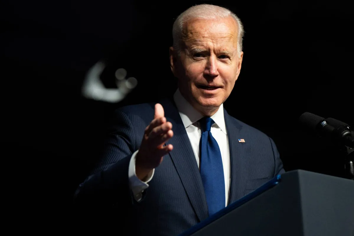 Biden:  "Não estamos compartilhando doses para receber favores ou concessões, estamos compartilhando para salvar vidas e guiar o mundo em direção ao fim da pandemia"