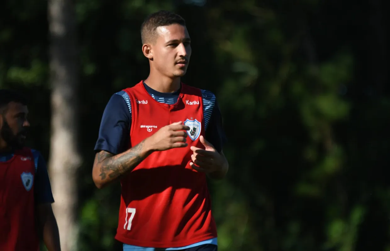 Artilheiro do LEC na temporada, com cinco gols, Safira formará o ataque com Douglas Santos e Salatiel