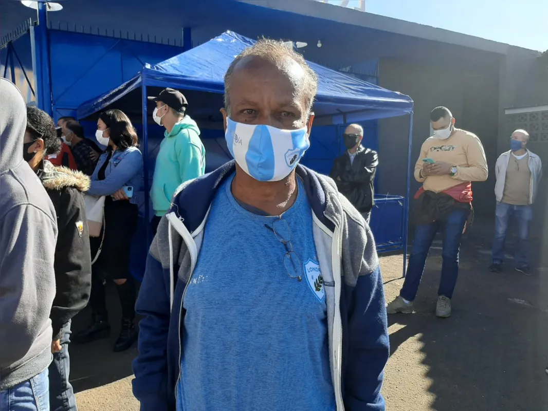 José Roberto,  torcedor apaixonado pelo Londrina, esteve no VGD para a inauguração: "fã número 1"