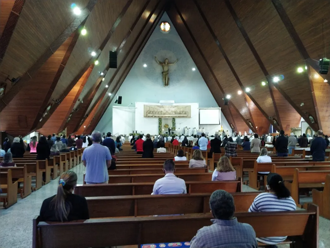 Imagem ilustrativa da imagem Fiéis de Londrina festejam o Sagrado Coração de Jesus