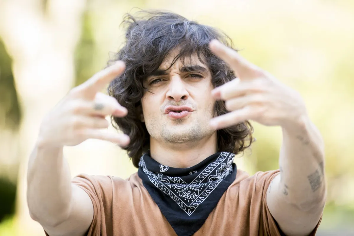 Fiuk acaba de lançar o clipe "Big Bang"  com Gil e Lumena