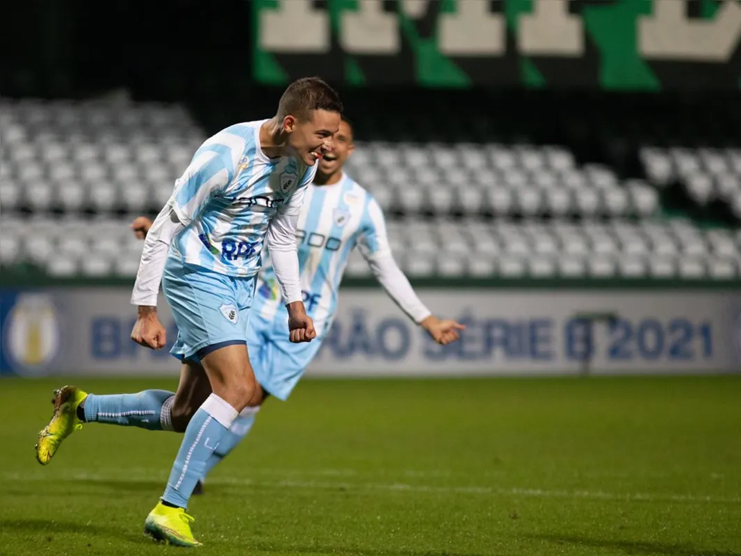 Artilheiro do Londrina, Safira marcou o sexto gol na temporada
