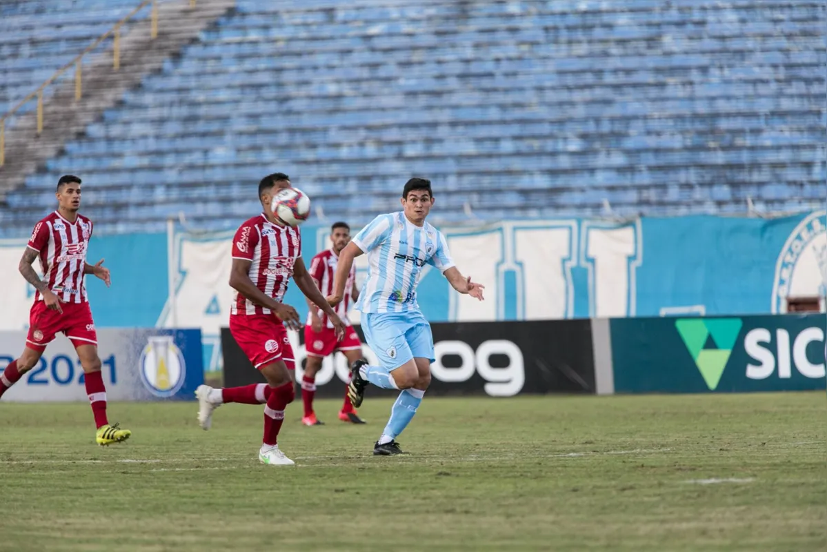 Imagem ilustrativa da imagem Londrina bate na trave e segue sem vencer na Série B