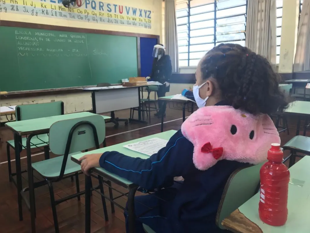 Imagem ilustrativa da imagem Londrina prorroga suspensão das aulas e amplia número de alunos em sala