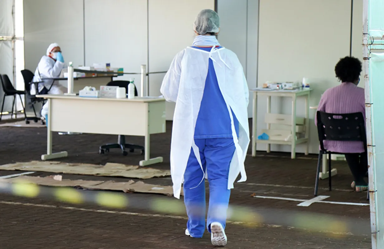 No primeiro dia após anunciar as mudanças nos atendimentos de casos suspeitos de Covid-19, a movimentação da UPA Sabará continuou intensa, mesmo com a ampliação de UBS aptas a atender exclusivamente casos do novo coronavírus.