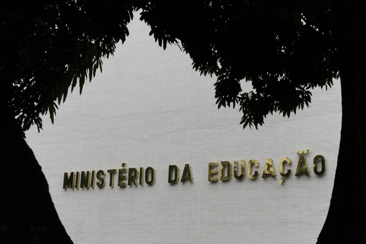 O embate ideológico é a principal marca do governo Bolsonaro na área da educação