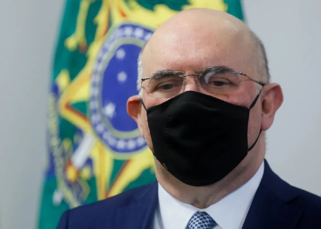Para Ribeiro,  a legislação sobre o assunto seria muito rígida, como se partisse do pressuposto de que as instituições estivessem sempre erradas