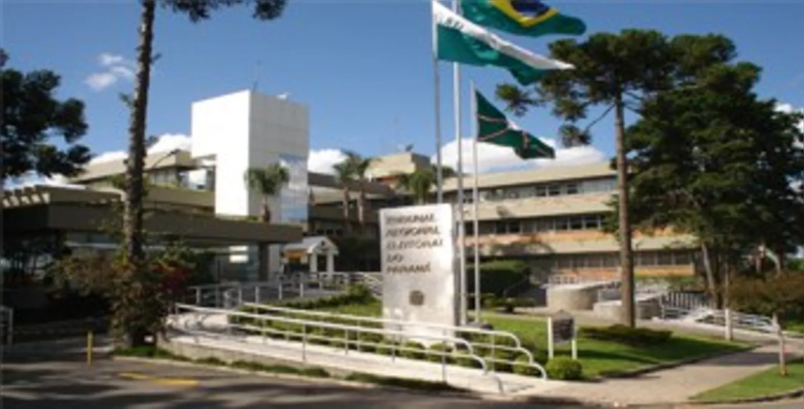 Imagem ilustrativa da imagem "Não temos notícia de fraude eleitoral na urna eletrônica no Paraná", diz presidente do TRE