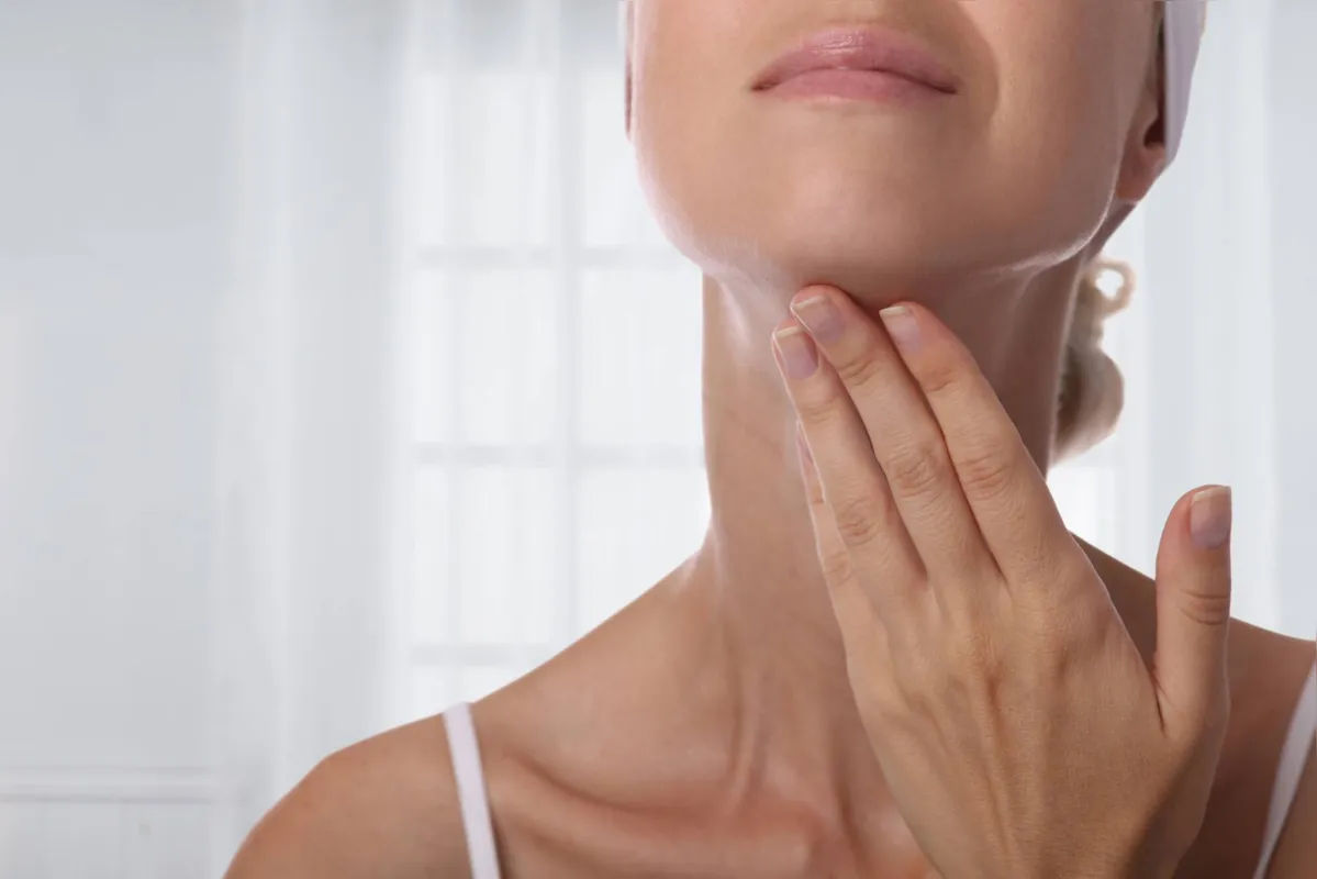 Imagem ilustrativa da imagem O que é 'tech neck' e como cuidar