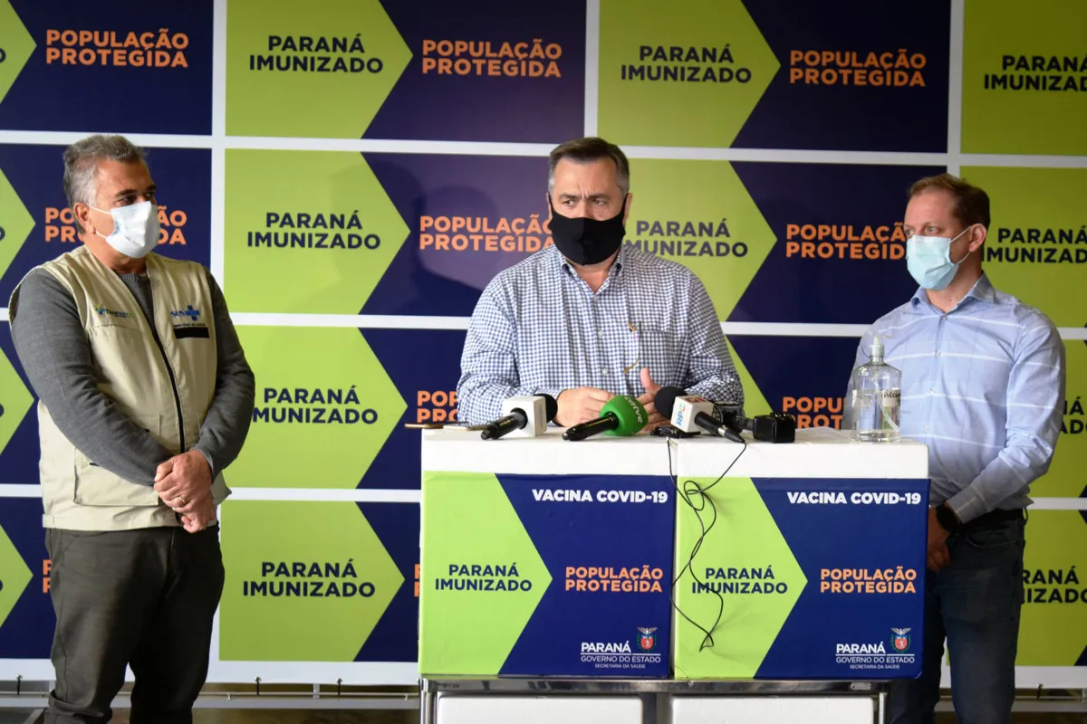 Governo muda estratégia de distribuição e pretende vacinar 80% da população até agosto. 