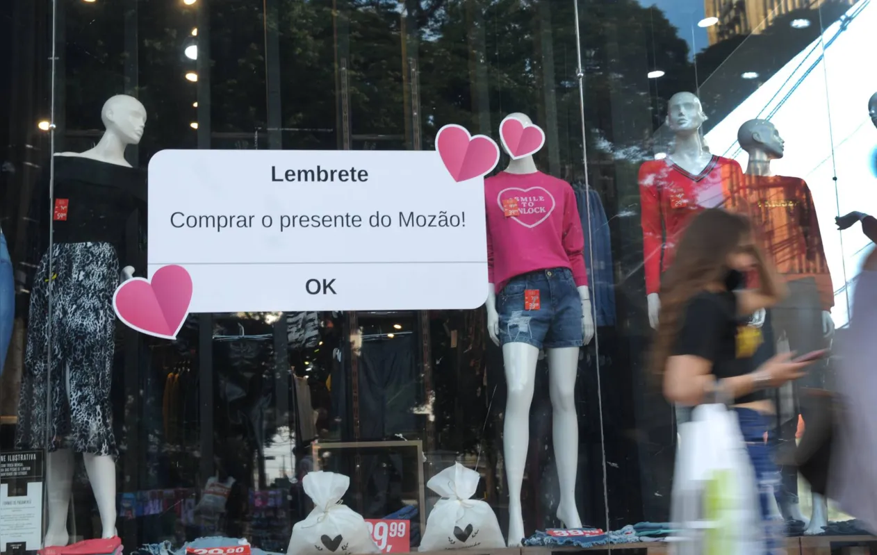 Na ordem de preferência dos consumidores locais aparecem as lojas de rua (40%), lojas virtuais (33%) e shopping centers (27%