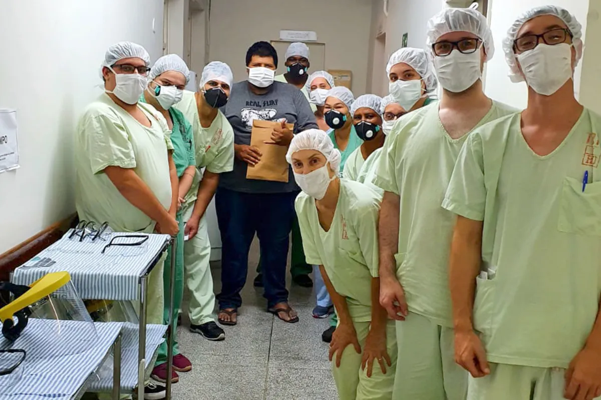A categoria profissional mais afetada até o momento é a de Enfermagem. Foram confirmados 8.547 testes positivos, dos quais 138 morreram.