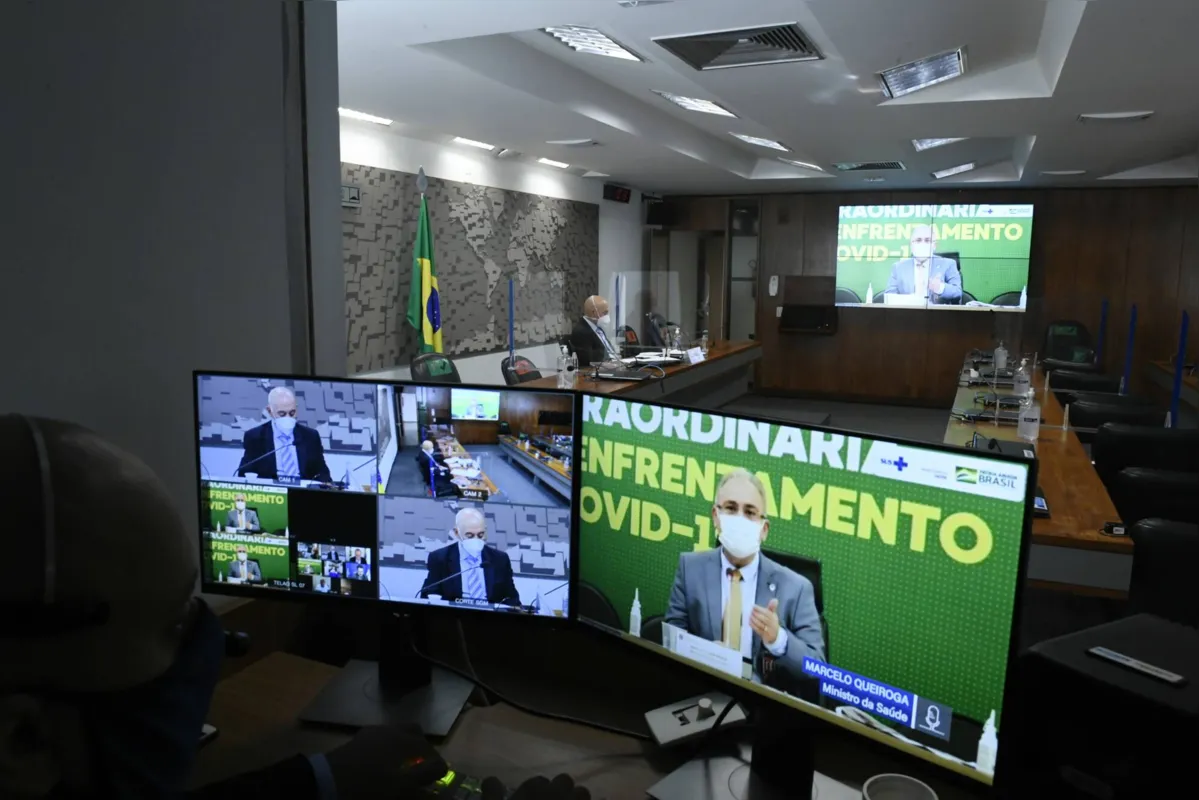 Na audiência, Queiroga voltou a comentar que negocia doses extras para um eventual novo ciclo de vacinação em 2022