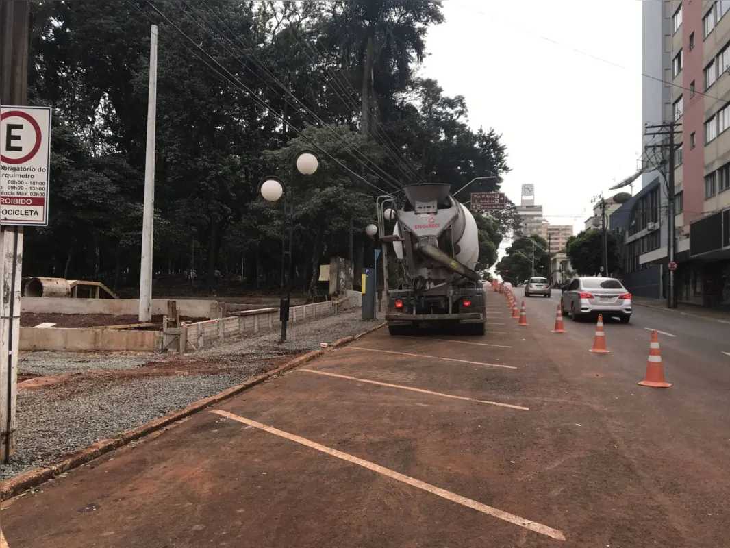 Imagem ilustrativa da imagem Revitalização do Bosque Central deve ser concluída em dois meses