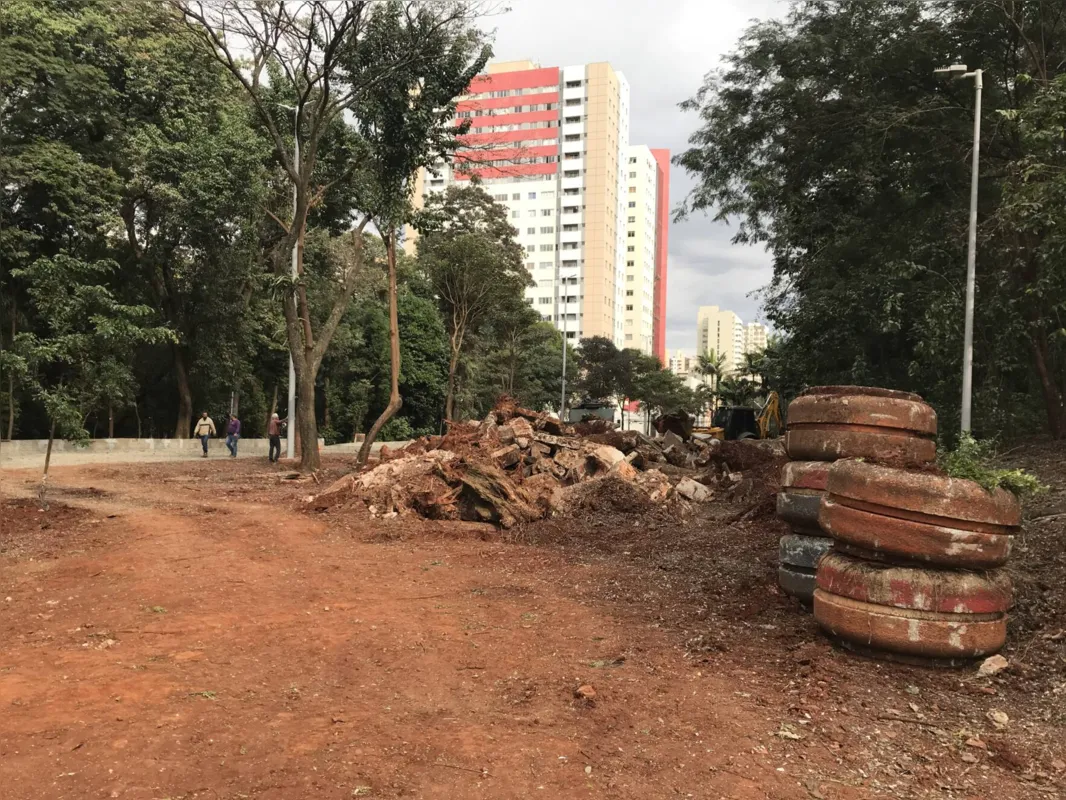 Imagem ilustrativa da imagem Revitalização do Bosque Central deve ser concluída em dois meses