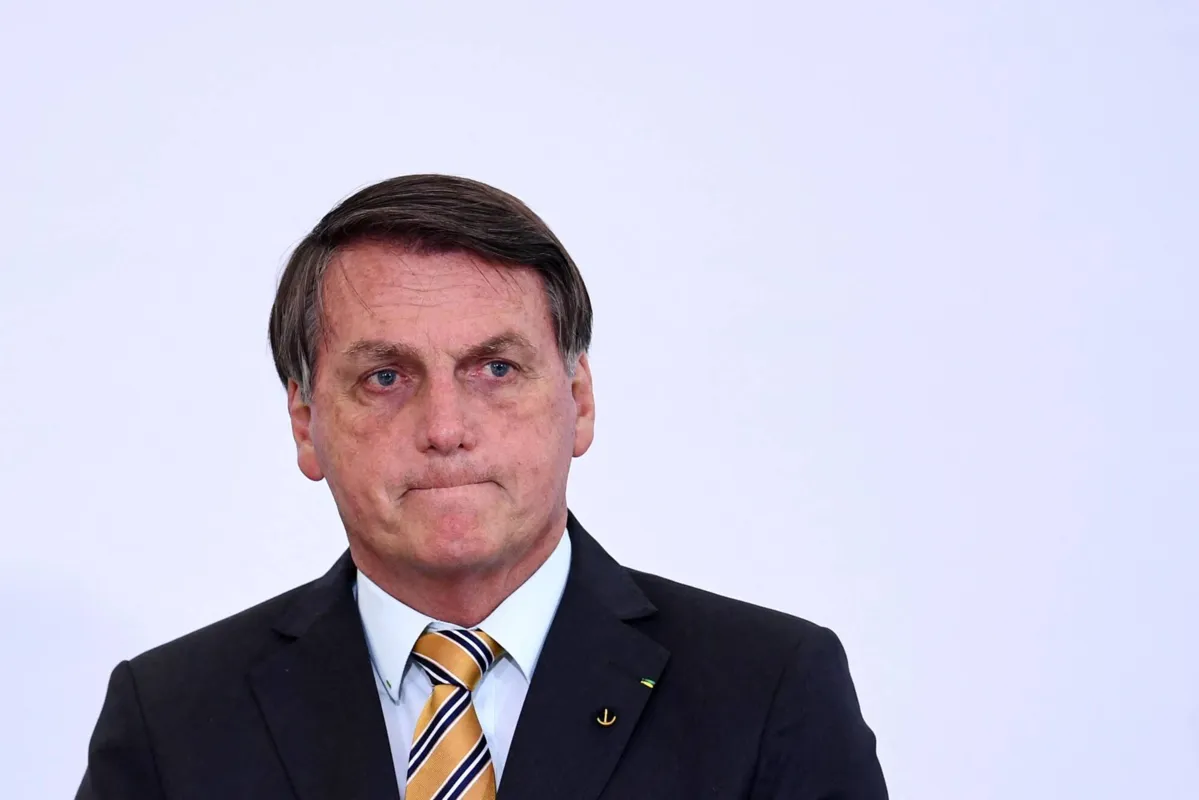 Imagem ilustrativa da imagem Senadores apresentam notícia-crime no STF contra Bolsonaro por prevaricação