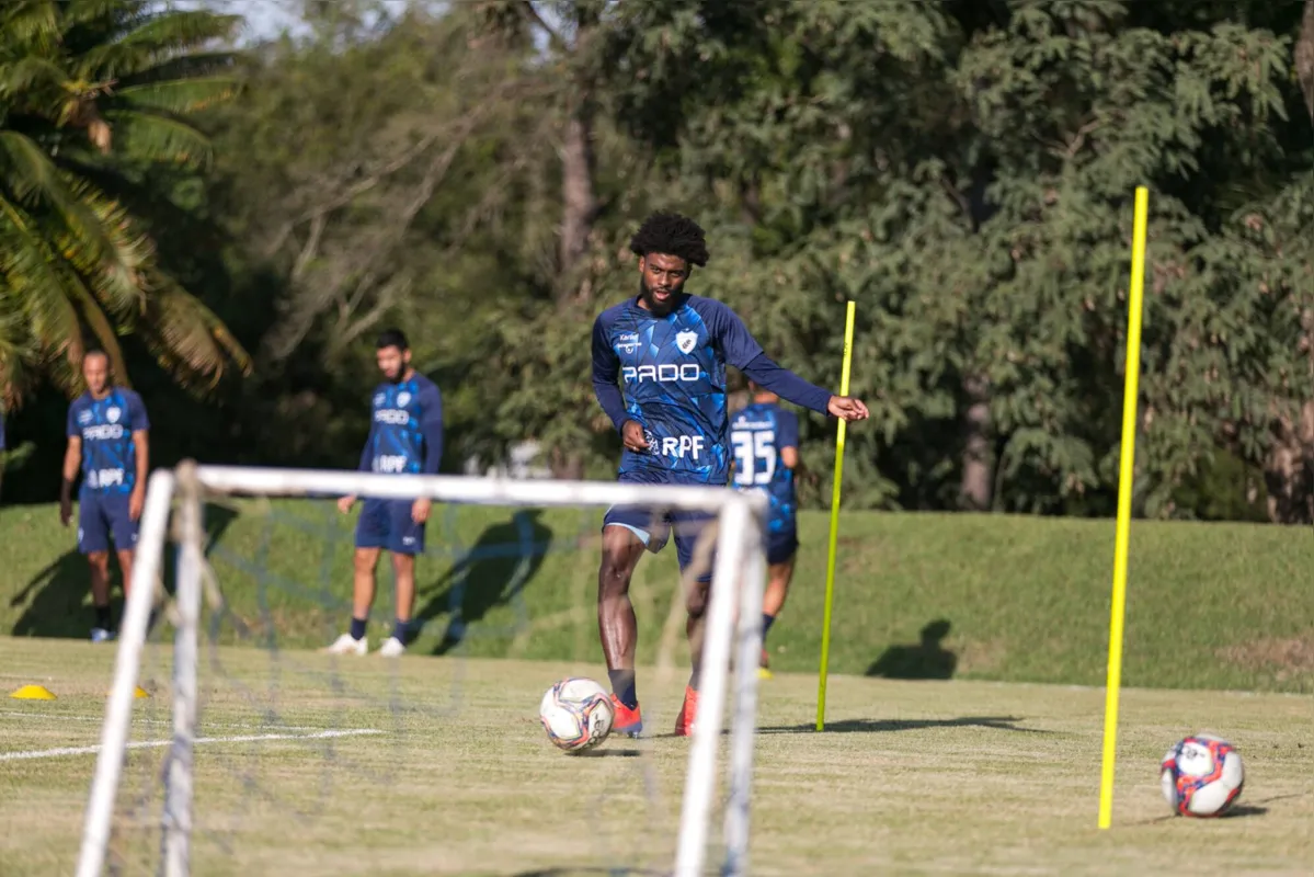 Londrina aposta na boa fase do lateral Luiz Henrique para encontrar o caminho do gol e conseguir a primeira vitória, diante do Botafogo