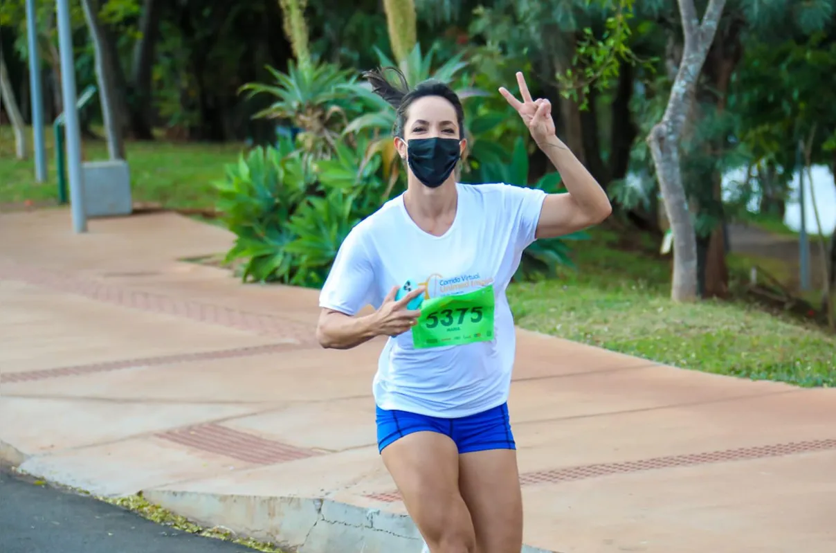 A youtuber fitness Carol Borba
