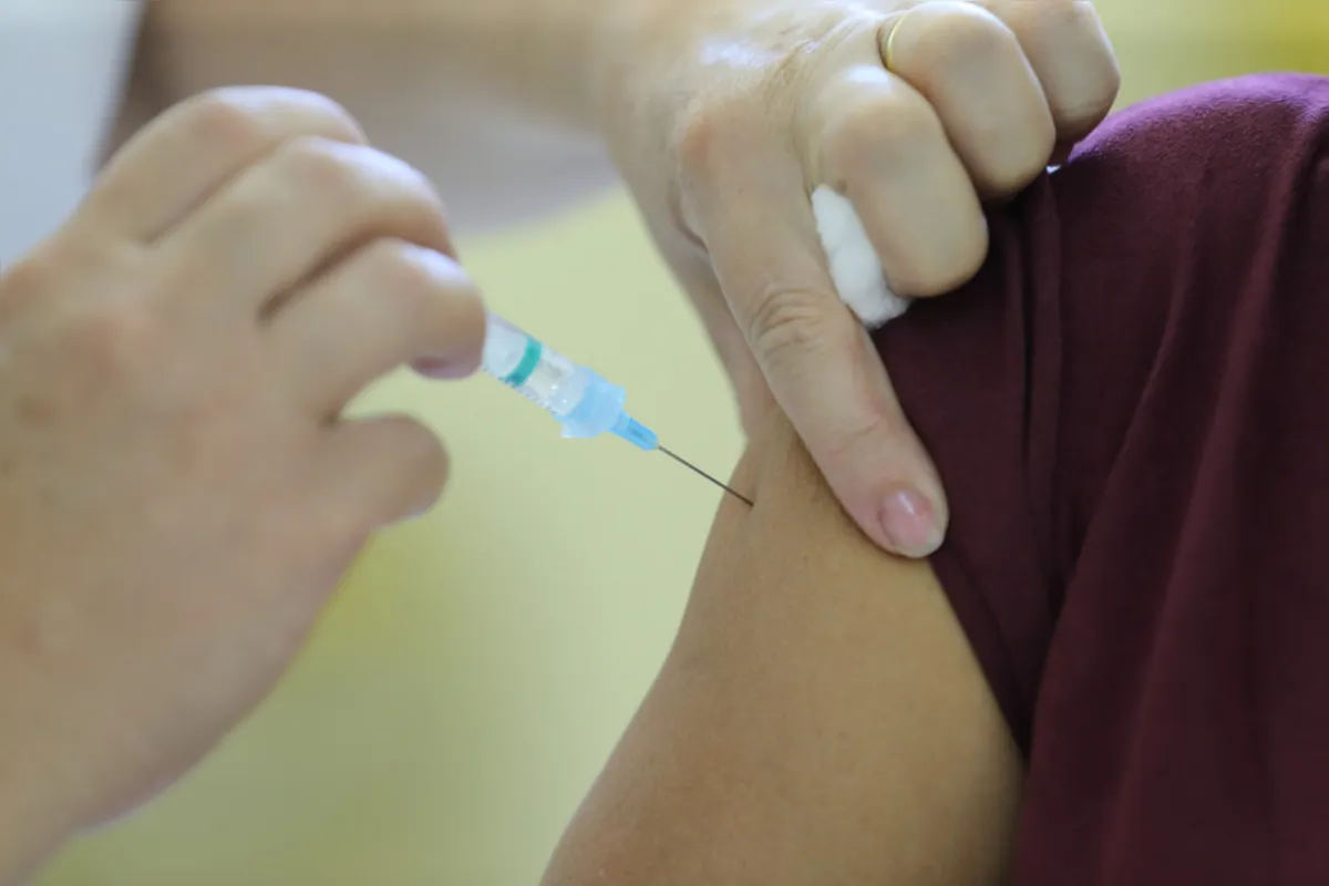 Imagem ilustrativa da imagem Vacinas da Janssen chegam ao Paraná nesta quinta-feira