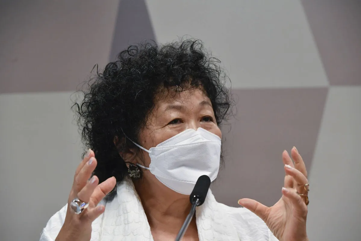 Comissão Parlamentar de Inquérito da Pandemia (CPIPANDEMIA) realiza oitiva da médica oncologista e imunologista Nise Hitomi Yamaguchi. O objetivo é esclarecer sobre o assessoramento paralelo ao governo no enfrentamento à covid-19 e tentativa de mudança da bula da cloroquina. 

Em pronunciamento, à mesa, médica oncologista e imunologista Nise Hitomi Yamaguchi.

Foto: Leopoldo Silva/Agência Senado