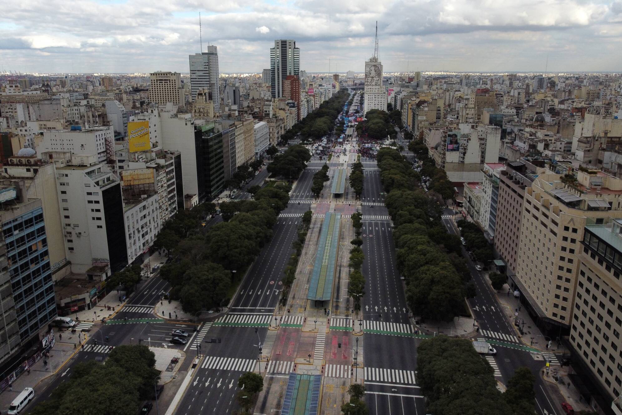 Argentina limita el número de personas que pueden ingresar al país a 600