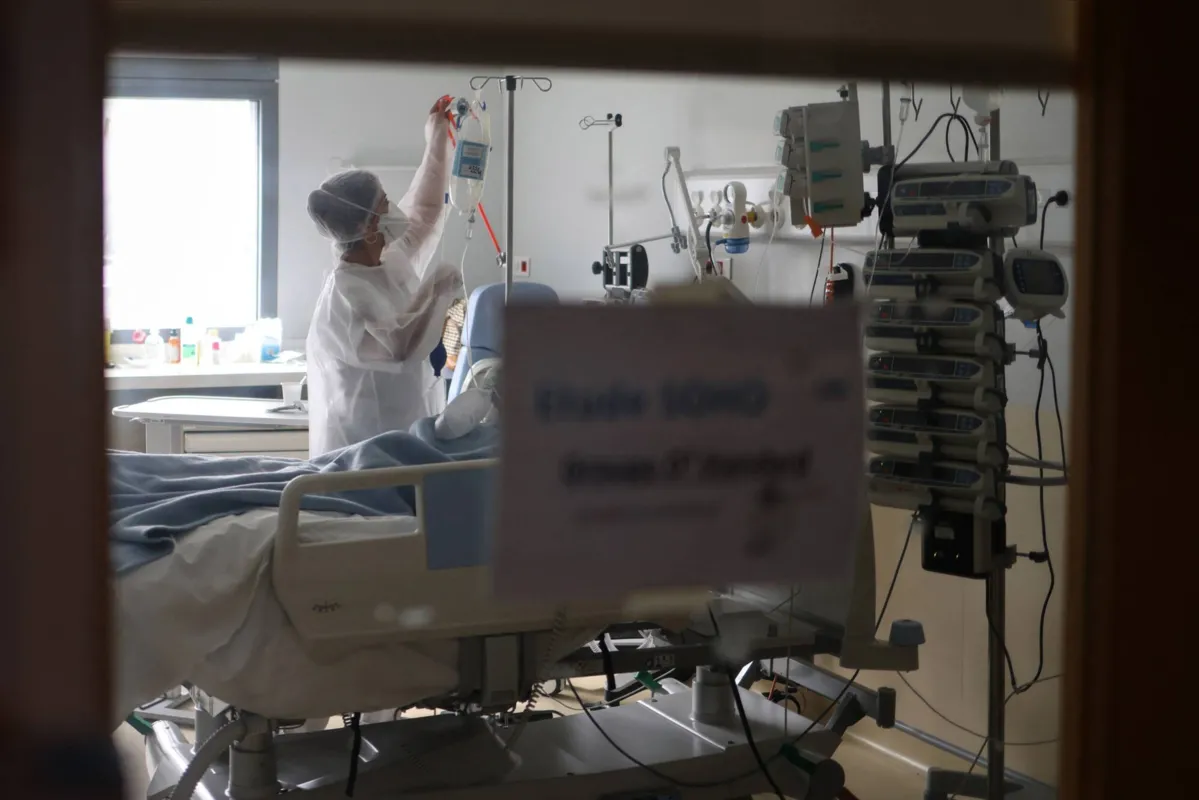 Imagem ilustrativa da imagem 85% dos hospitalizados por Covid na França não se vacinaram