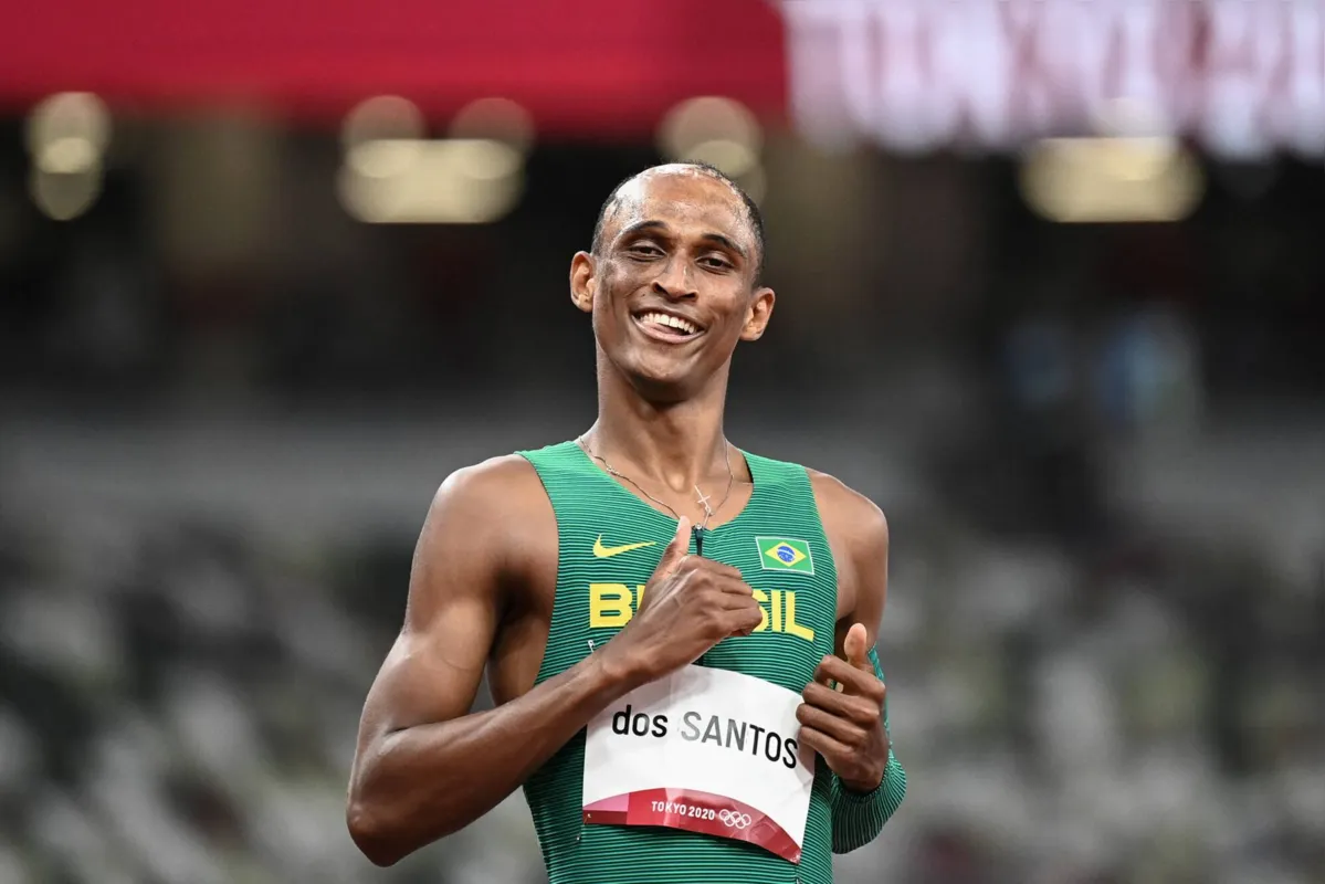 Imagem ilustrativa da imagem Alison conquista o bronze nos 400 m com barreiras