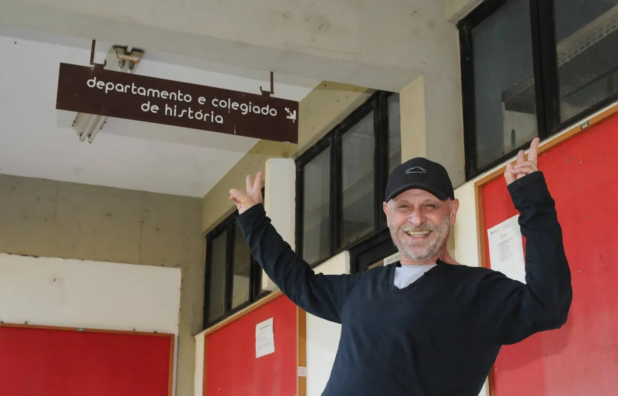 “A educação é o caminho para mudar a sua história na vida. Estou indo lá para isso. Vou encontrar jovens com experiências diferentes da minha e gosto dessa troca", afirma Antônio Luiz Galves, futuro calouro de história