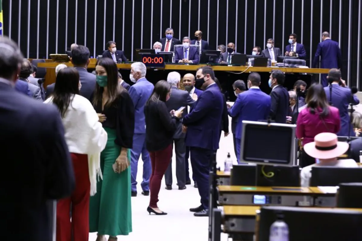 Imagem ilustrativa da imagem Apesar da derrota, bancada do Paraná tem maioria a favor do voto impresso