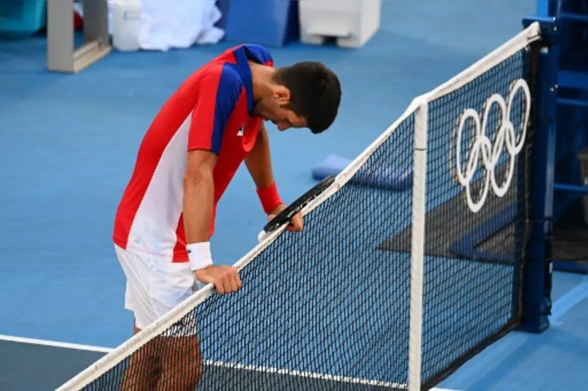 Imagem ilustrativa da imagem Após perder bronze, Djokovic desiste de jogo de duplas mistas em Tóquio