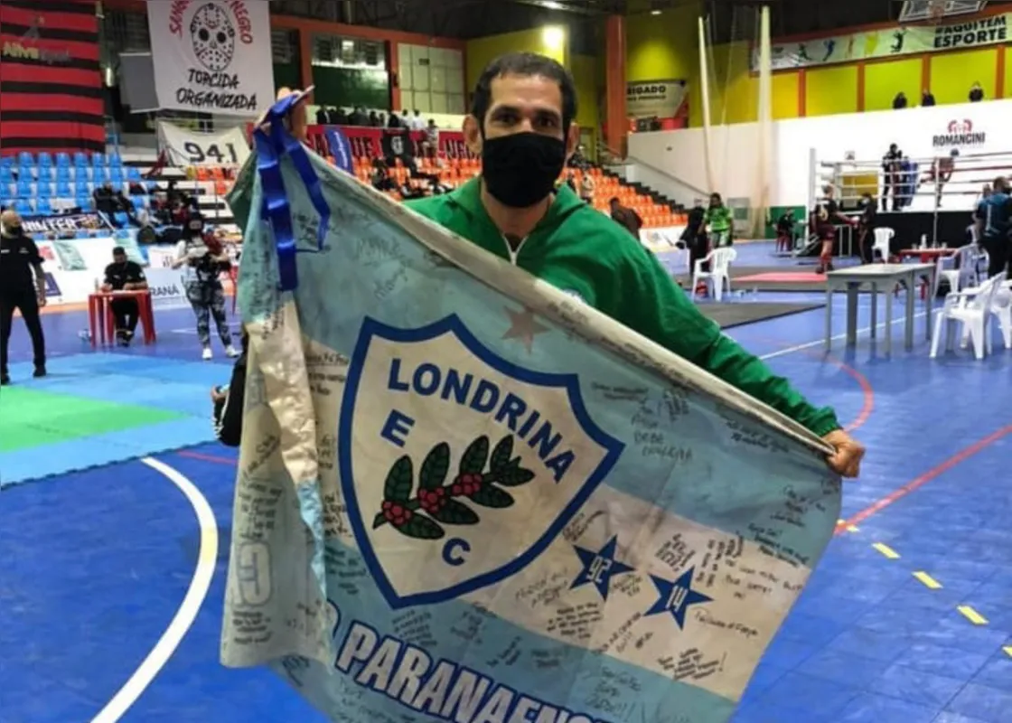 Imagem ilustrativa da imagem Atleta de Londrina é campeão paranaense de kickboxing