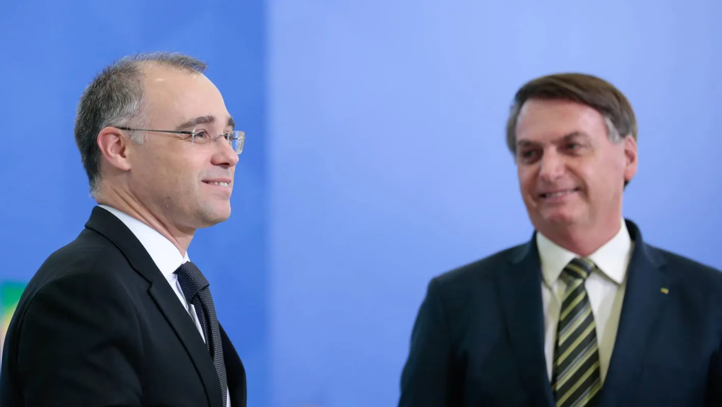 Imagem ilustrativa da imagem Bolsonaro diz a ministros que pretende indicar André Mendonça para o Supremo (2)