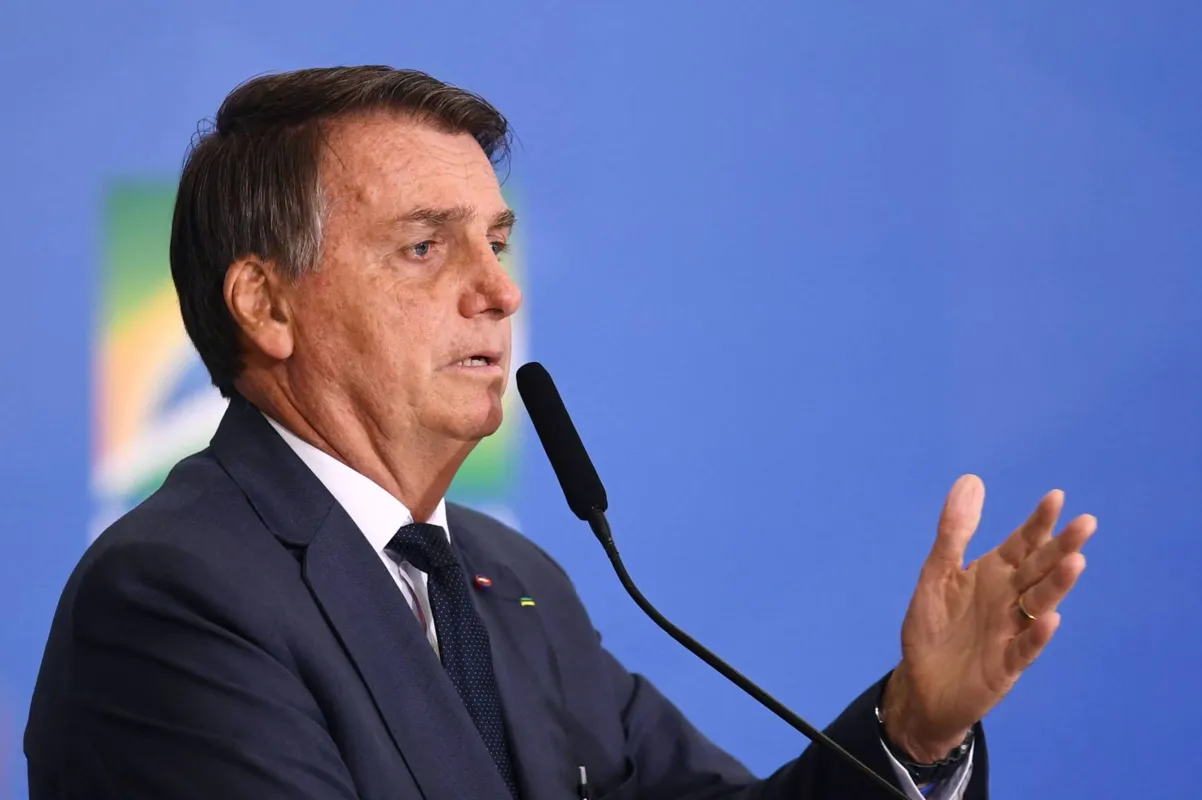 Imagem ilustrativa da imagem Bolsonaro formaliza no Senado pedido de impeachment de Moraes; STF repudia ato