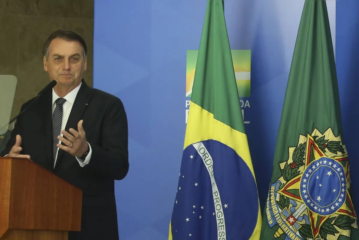 O presidente Jair Bolsonaro não recuou da decisão de voltar com o horário de verão: "mexe com o relógio biológico"