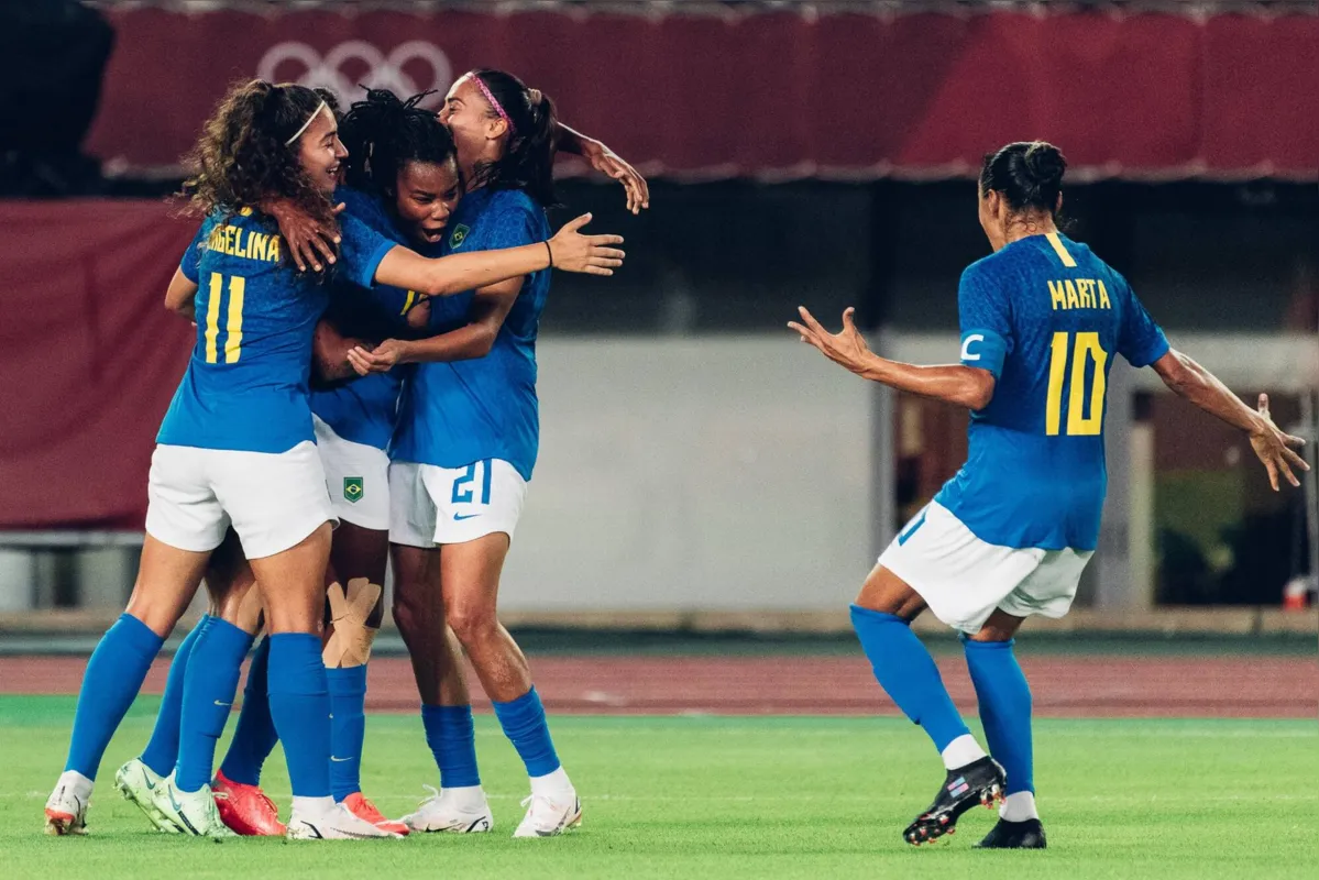 Imagem ilustrativa da imagem Brasil e Holanda empatam jogo de seis gols, e Marta anota seu 13º em Olimpíada