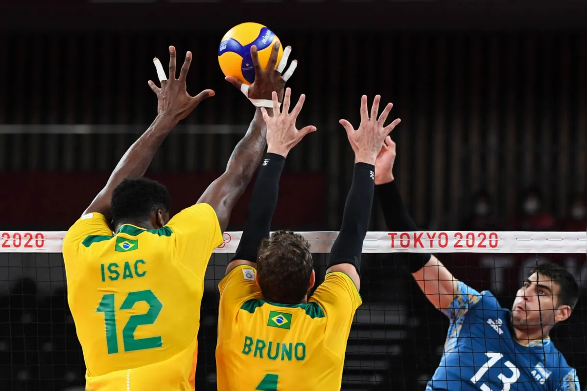 Imagem ilustrativa da imagem Brasil vira contra Argentina no vôlei masculino