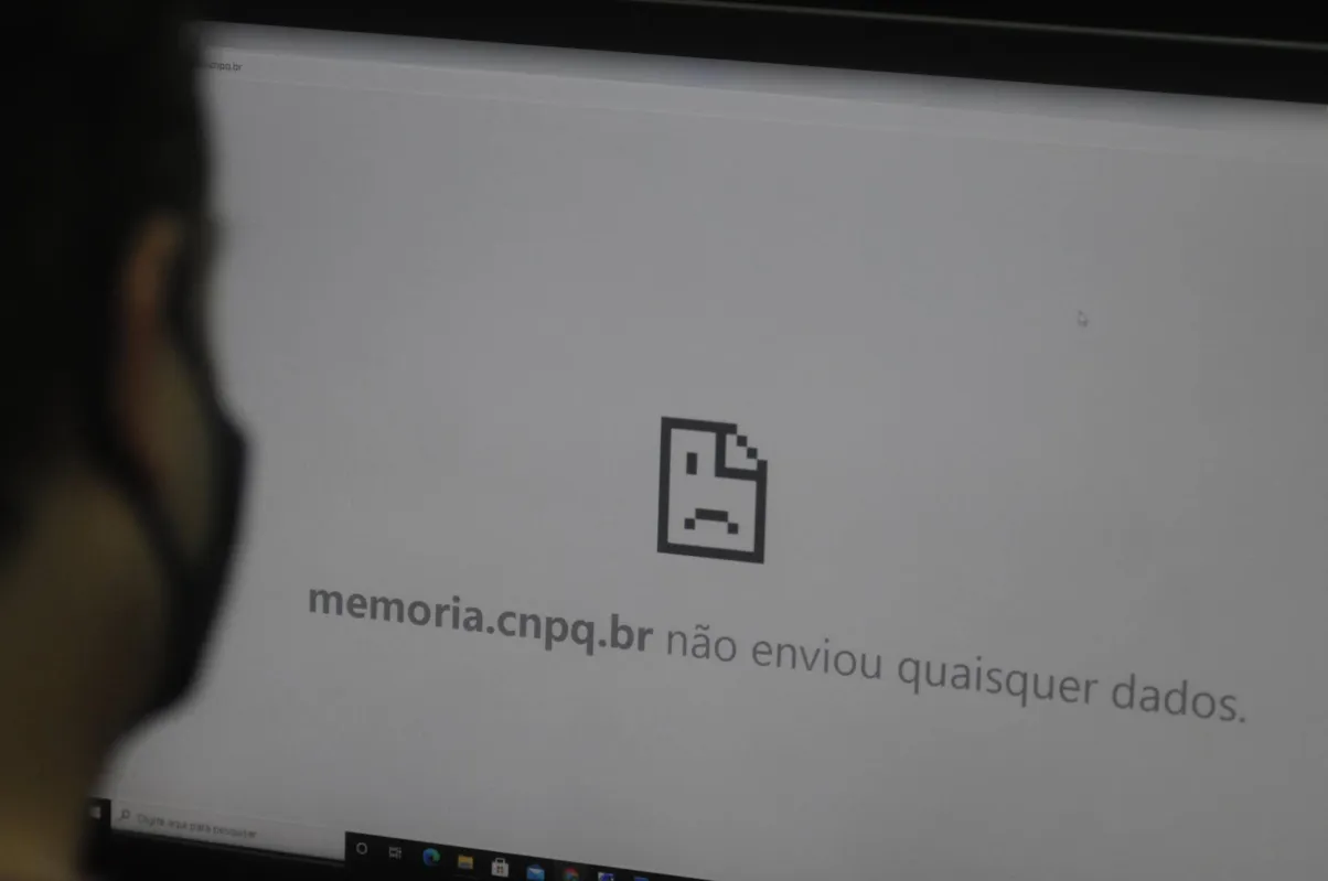 A plataforma Lattes é um banco de dados com todos os currículos de pesquisadores