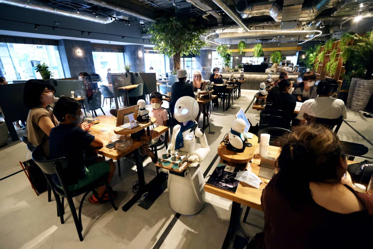 Imagem ilustrativa da imagem Café com robôs no Japão aposta na inclusão