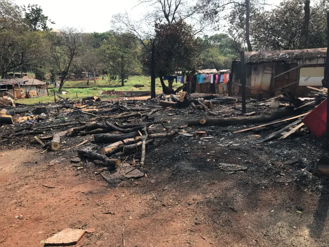 Imagem ilustrativa da imagem Caingangues em Londrina relatam dificuldades para recuperar moradias