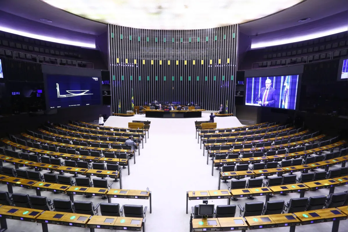 Imagem ilustrativa da imagem Câmara retira distritão e aprova texto-base da reforma eleitoral