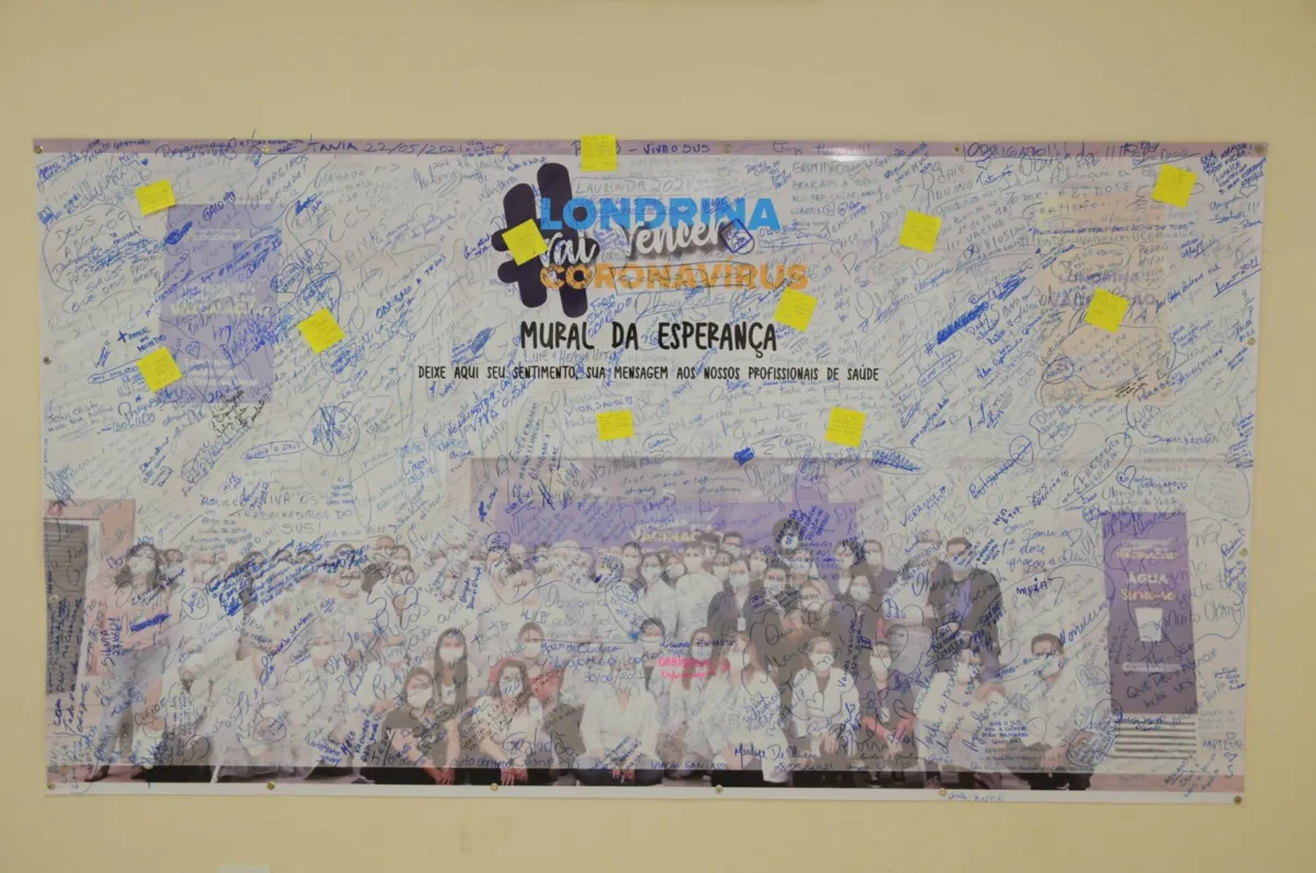 Mural em homenagem aos trabalhadores: falta espaço para os recados