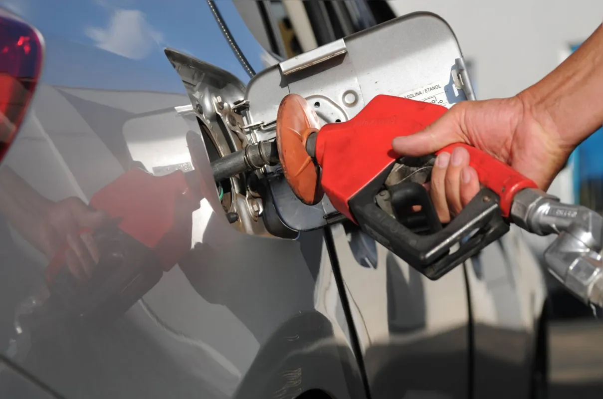 Imagem ilustrativa da imagem Cidades da região de Londrina têm a gasolina mais cara do Paraná