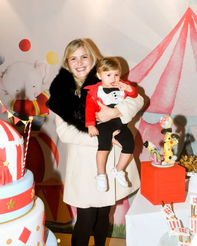 Pietro com a avó, Regina Célia dos Santos