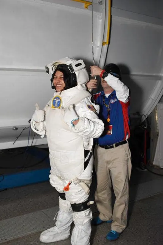 Imagem ilustrativa da imagem Conheça a história da jovem paranaense aspirante a astronauta