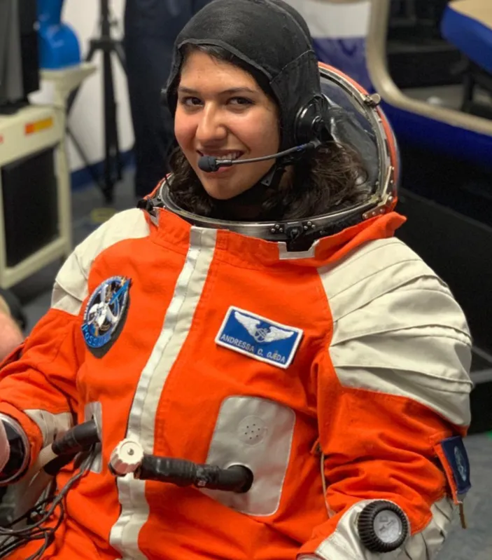 Imagem ilustrativa da imagem Conheça a história da jovem paranaense aspirante a astronauta