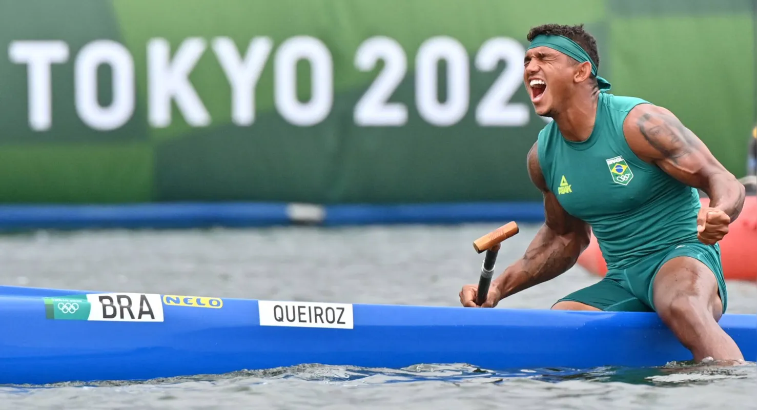 Imagem ilustrativa da imagem Conheça o canoísta  Isaquias Queiroz, ganhador de quatro medalhas
