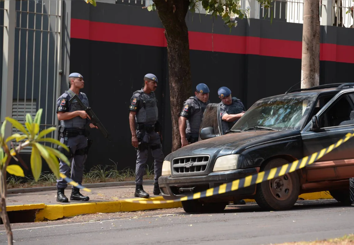 De acordo com a polícia, houve confronto com os criminosos e trocas de tiros em ao menos dois locais de Araçatuba