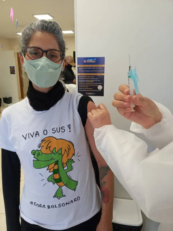 A modista Esther Martins diz que iniciativa também é uma forma de resgate e valorização do artesão e do artesanato

