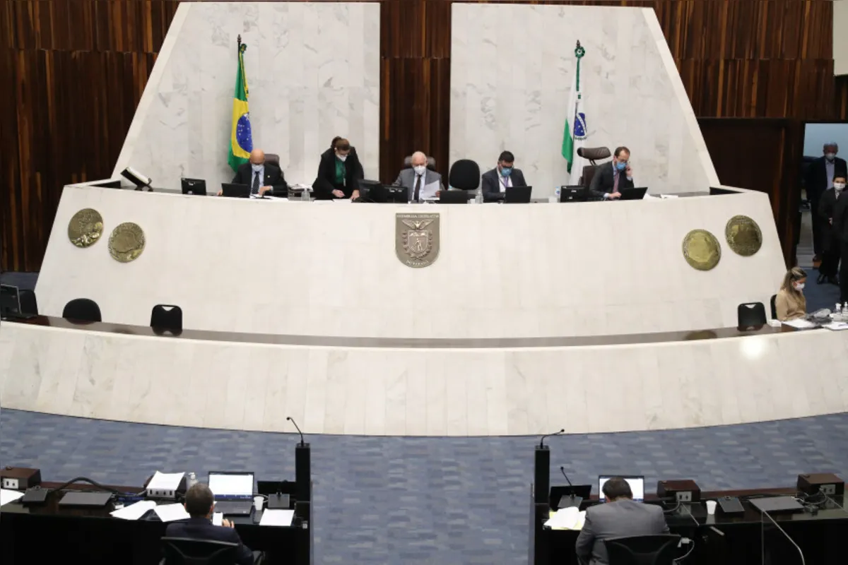Imagem ilustrativa da imagem Deputados dão aval a exploração de rodovias estaduais ao Governo Federal