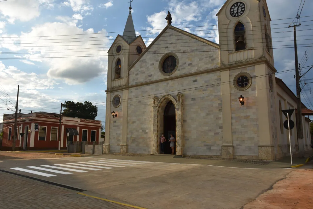 O Santuário Bom Jesus da Pedra Fria possui uma imagem trazida de Portugal que foi restaurada recentemente.